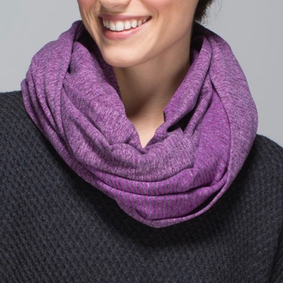 Lululemon Vinyasa Scarf in Violet Purple - Picture 2 of 5